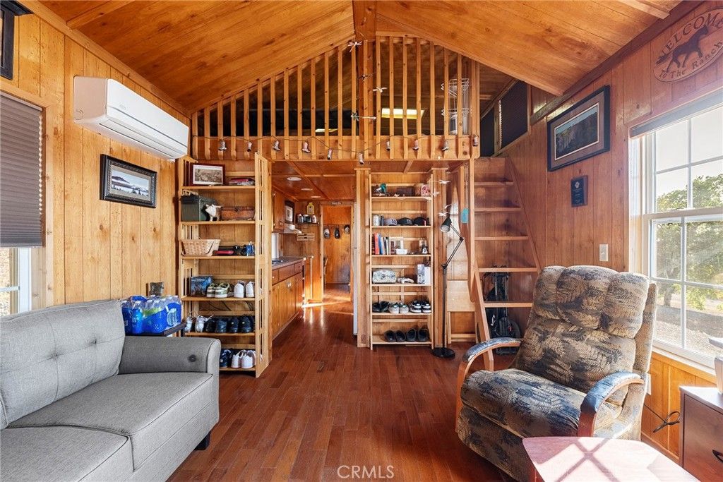 listing image 130726872517558384801