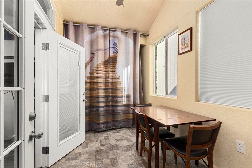 listing image 130724218917813954156