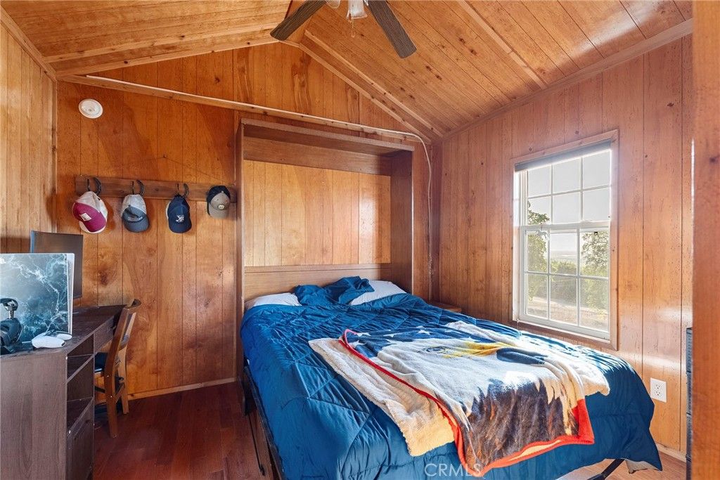 listing image 130724492659979547860