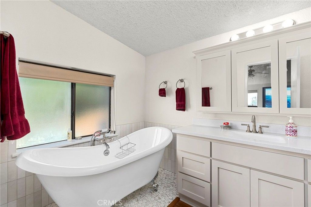 listing image 130726901419927427946