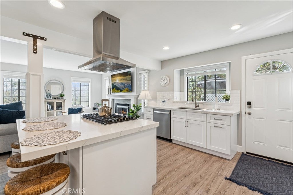 27962 West Shore