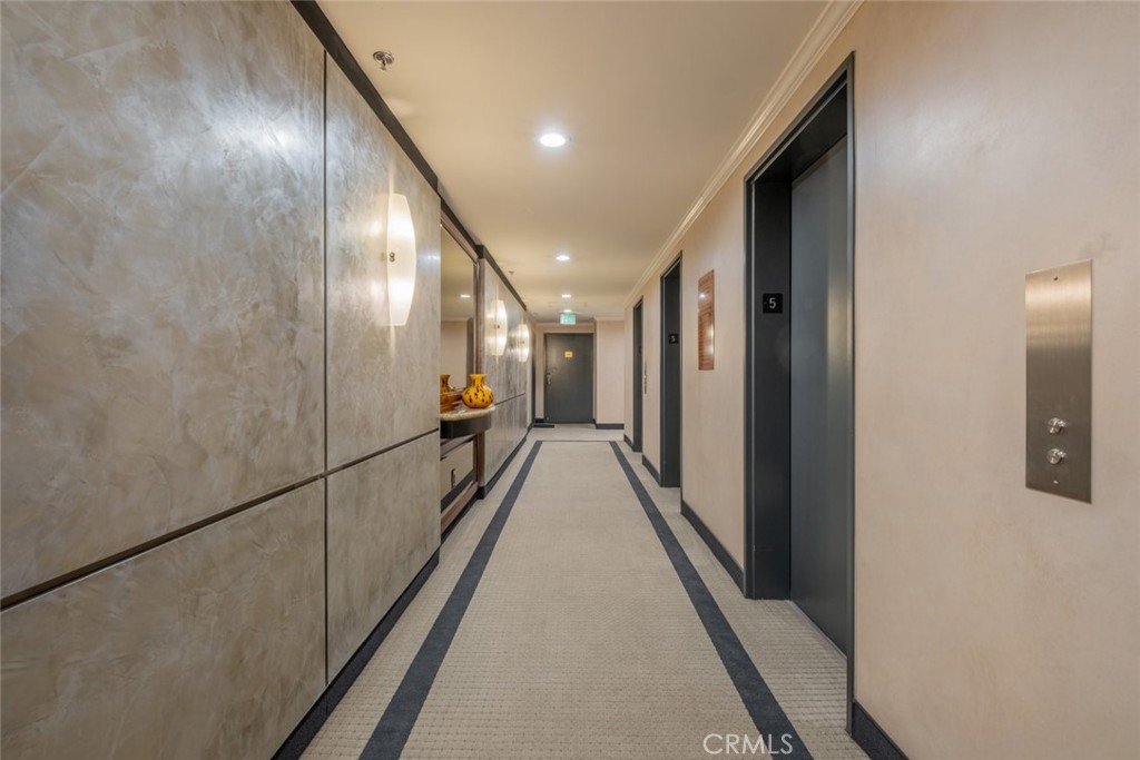 800 W 1st Street 502