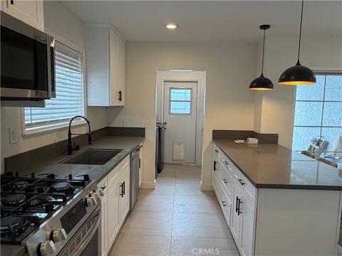 Photo of 19216 Calvert Street, Tarzana, CA 91335 (MLS # SR26008014)