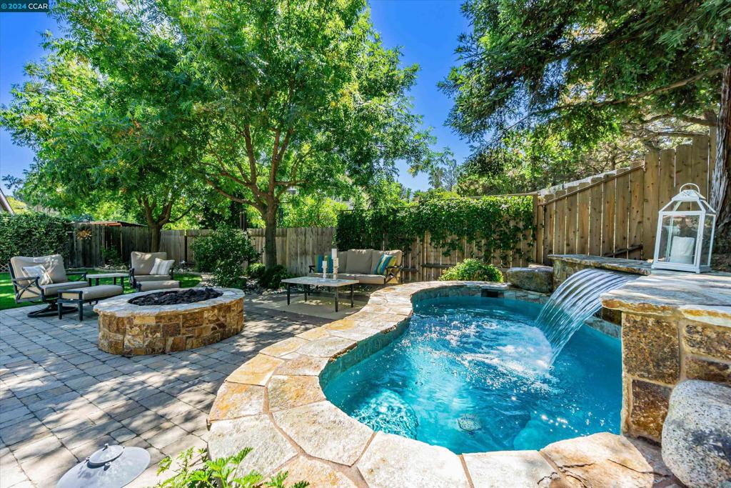 DANA HILLS - Residential