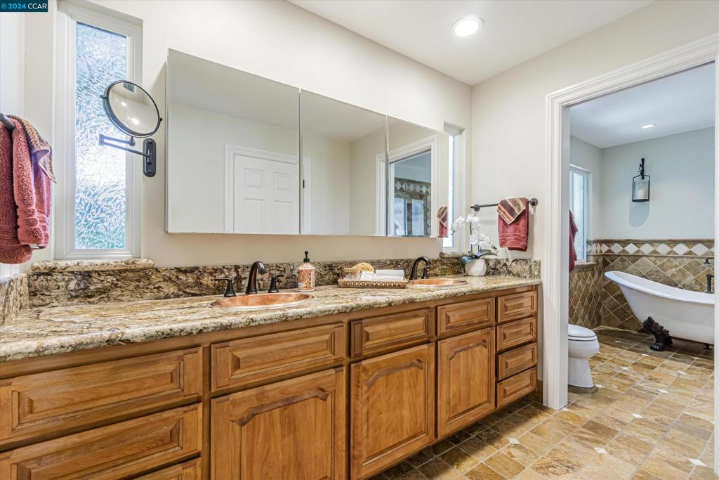 DANA HILLS - Residential