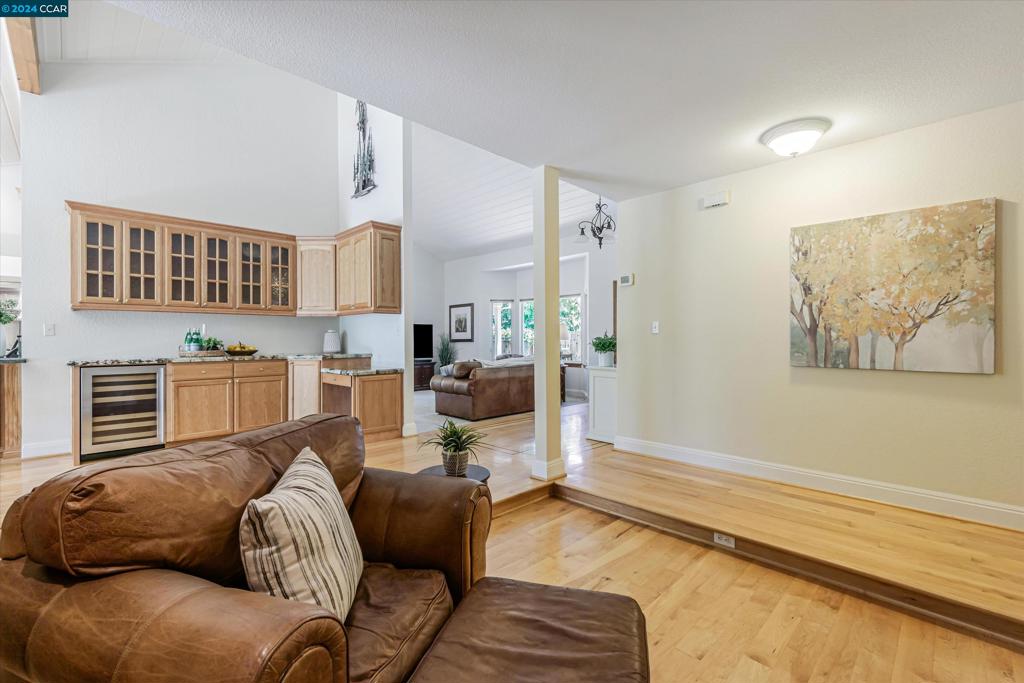 DANA HILLS - Residential