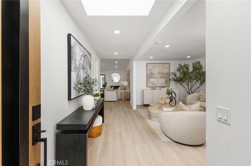 Photo of 17231 Lido Ln Ln, Huntington Beach, CA 92647 (MLS # OC25241301)