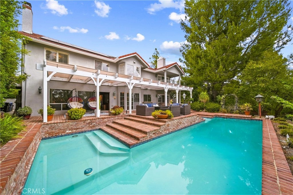 18300 Chatham
