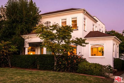 Photo of 2510 10th Avenue, Los Angeles, CA 90018 (MLS # 26707643)