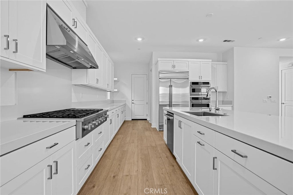 2025 Oreste Lane