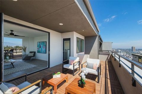 Photo of 1053 N Joels Place, Echo Park, CA 90012 (MLS # SR25229431)