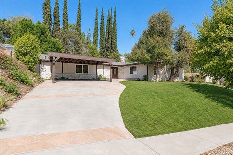 Photo of 5714 Comanche Avenue, Woodland Hills, CA 91367 (MLS # SR26232072)