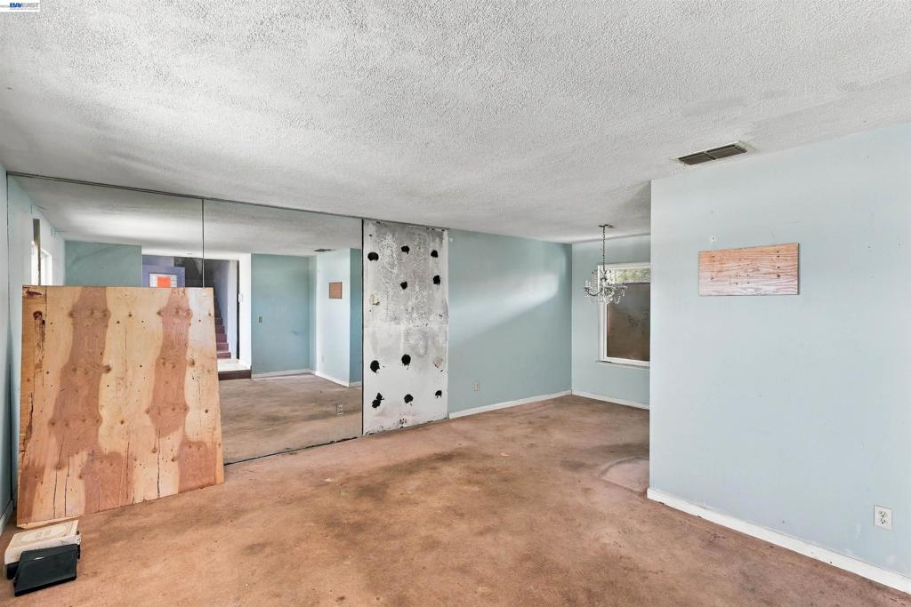 10010 Bexley Dr
