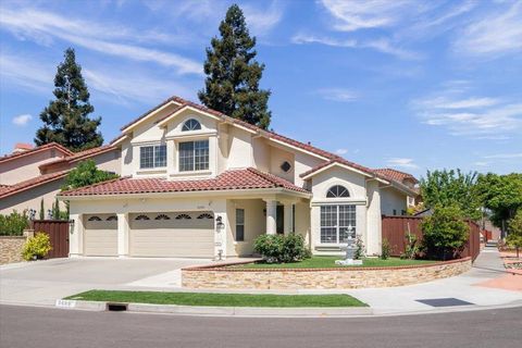 Photo of 5696 Blackhawk Court, San Jose, CA 95123 (MLS # ML82046863)