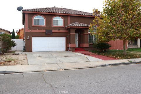 Photo of 5642 Lighthouse Ln, Palmdale, CA 93552 (MLS # SR25259532)
