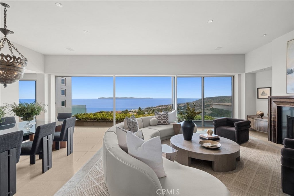 Photo of 1409 Samoa Way, Laguna Beach, CA 92651 (MLS # LG26124388)