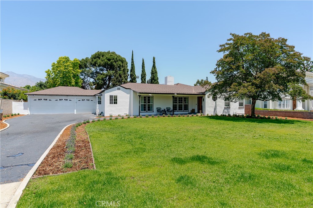 Experience comfort, convenience, and timeless charm in this 2,804 sq ft single-story California ranch-style home, ideally situated in the prestigious Baldwin Stocker neighborhood of Arcadia.
The thoughtfully designed layout includes 3 bedrooms, 2.5 bathrooms, and a generous 3-car garage equipped with a Tesla EV charger. The expansive primary suite features dual walk-in closets, providing abundant storage and comfort.
Enjoy outdoor living with beautifully updated, professionally landscaped front and back yards, complete with mature fruit trees, and a built-in BBQ.
Additional highlights include:
Light-filled living spaces with classic architectural charm
Fully furnished with tasteful, comfortable decor
Convenient access to top-rated Arcadia schools, The Shops at Santa Anita, USC Arcadia Hospital, golf courses, parks, dining, and more
Don't miss the opportunity to lease this rare gem in one of Arcadia's most sought-after neighborhoods.