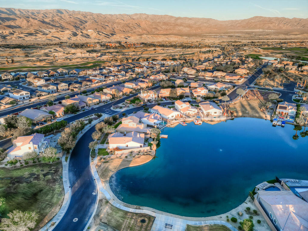 Terra Lago - Residential