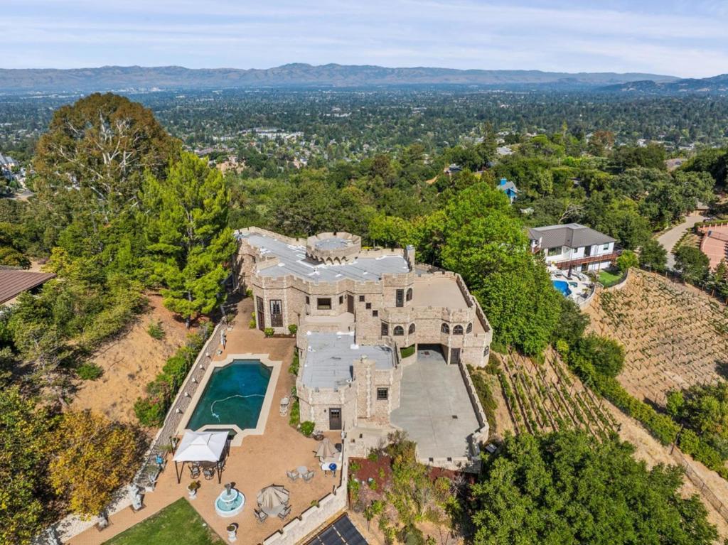 21449 Toll Gate Road