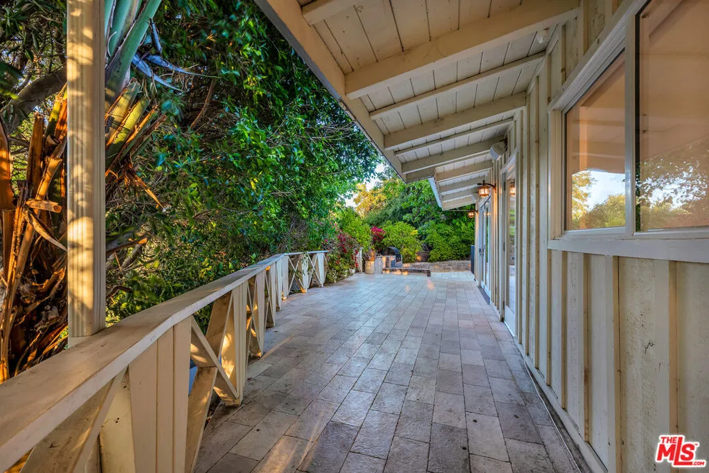 Studio City, California 91604, United States, 4 Bedrooms Bedrooms, ,4 BathroomsBathrooms,Residential,Active,201249