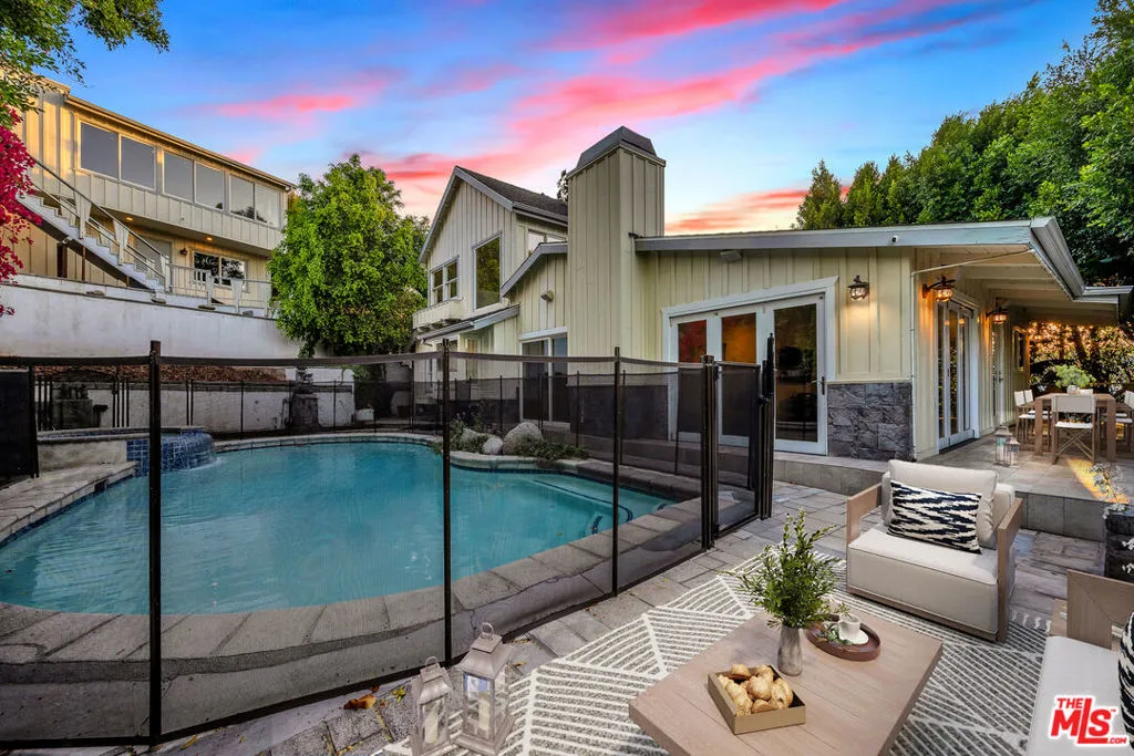 Studio City, California 91604, United States, 4 Bedrooms Bedrooms, ,4 BathroomsBathrooms,Residential,Active,201249