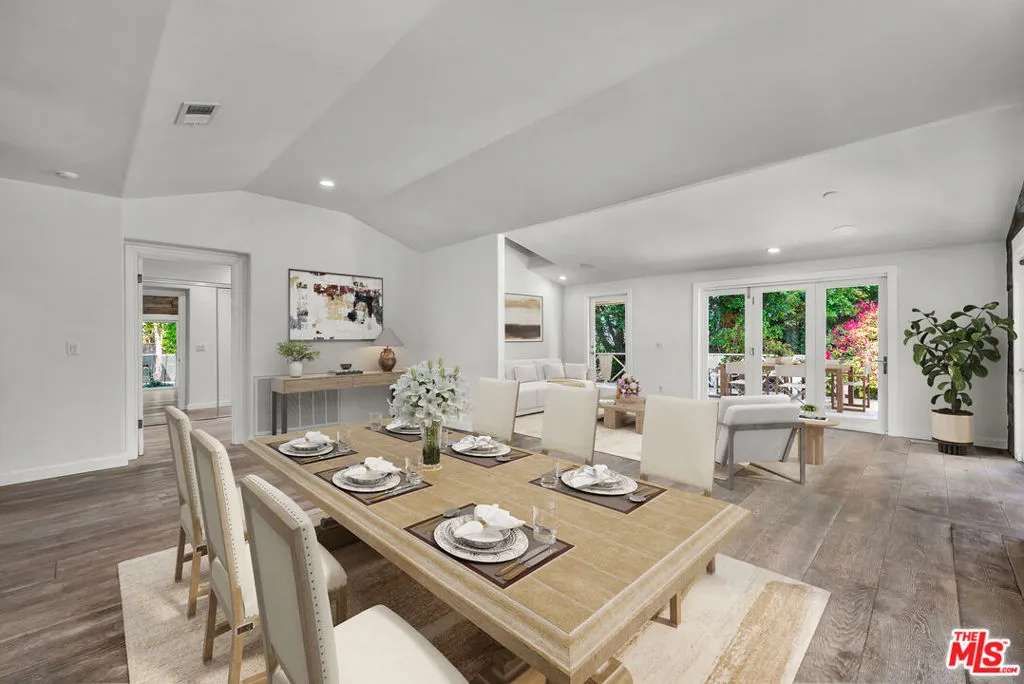 Studio City, California 91604, United States, 4 Bedrooms Bedrooms, ,4 BathroomsBathrooms,Residential,Active,201249