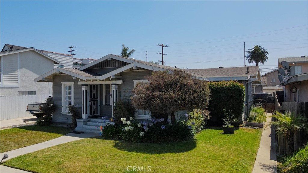 926 Newport Avenue
