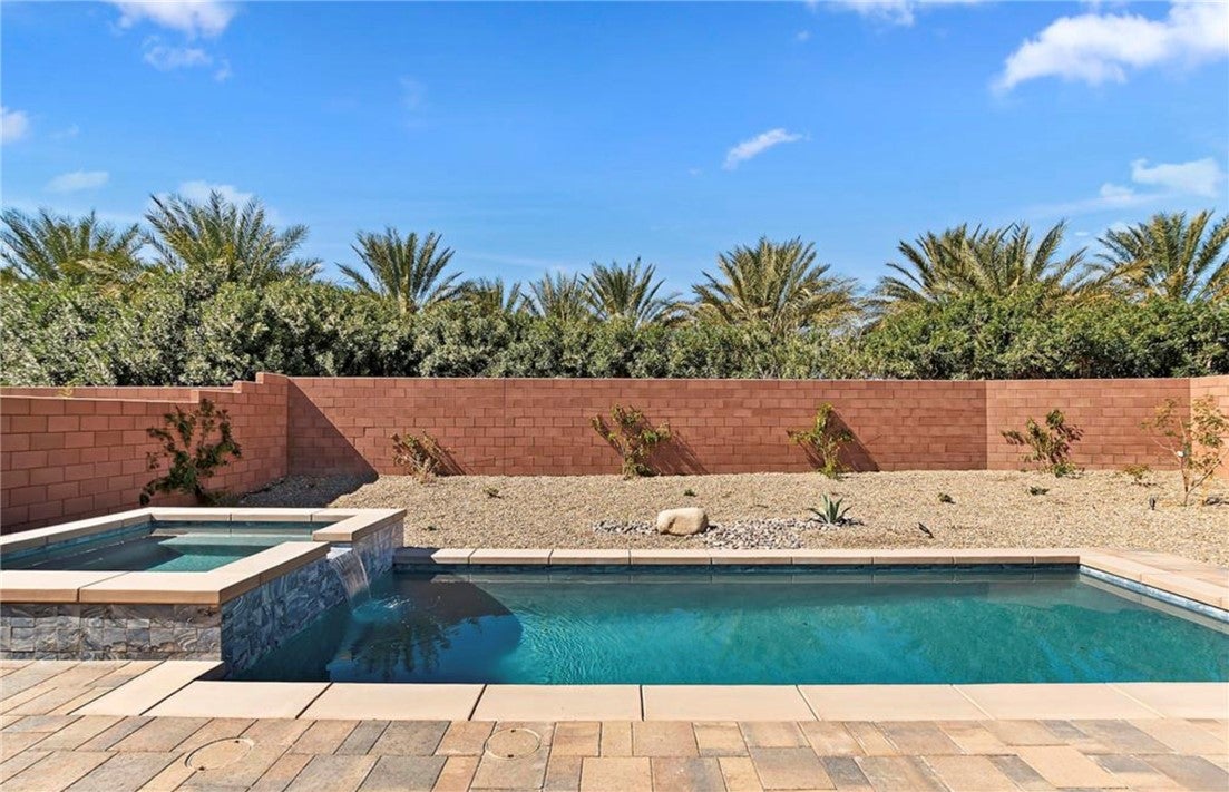 51375 Pinnacle Vista Drive