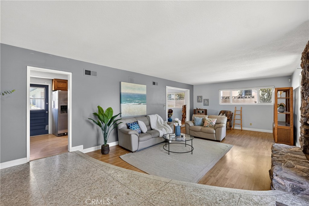 1377 N Shelley Avenue