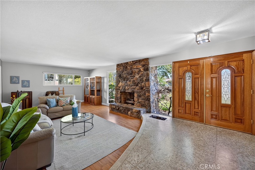 1377 N Shelley Avenue