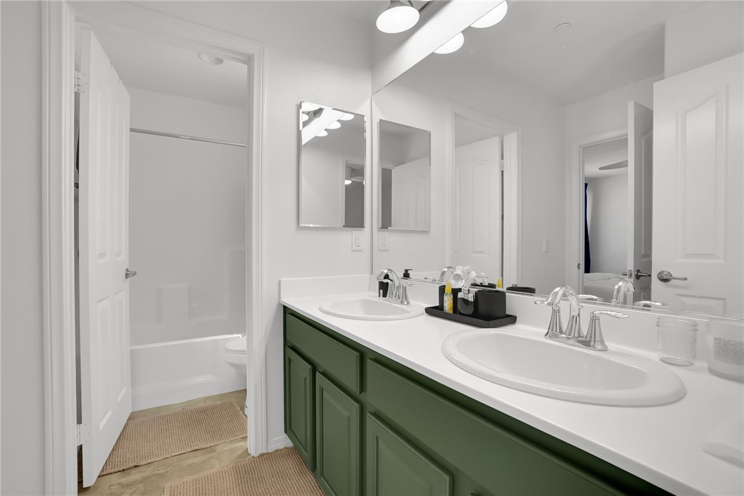 Aria (ARIA) - Residential Lease