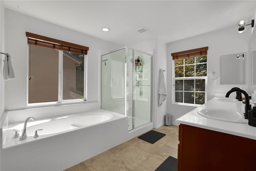Aria (ARIA) - Residential Lease
