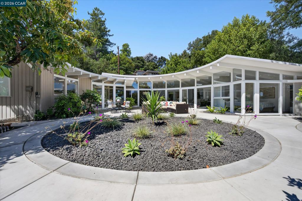 100 El Toyonal, Orinda CA 94563
