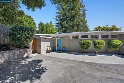 Photo of 100 El Toyonal, Orinda, CA 94563 (MLS # 41134482)