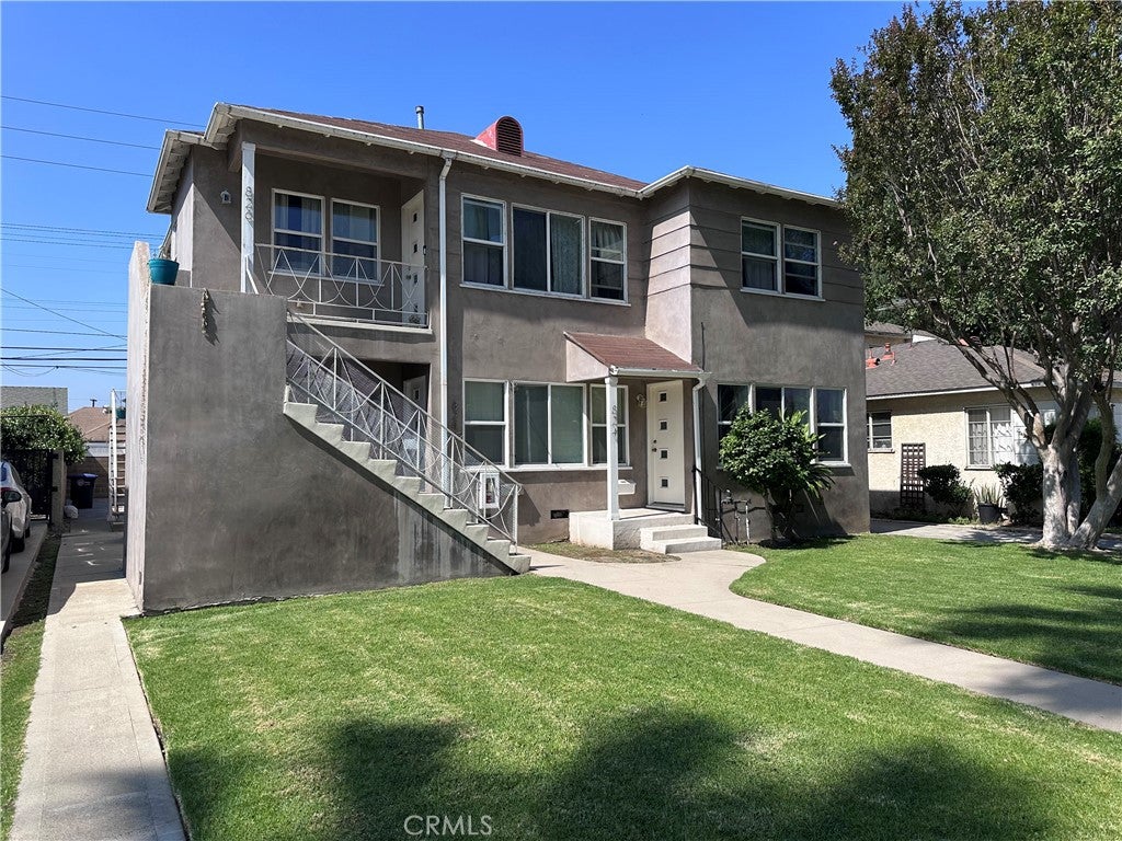 824 W Glenoaks