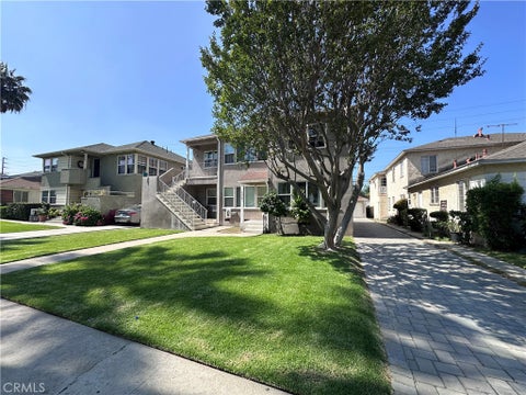 Photo of 824 W Glenoaks BLVD, Glendale, CA 91202 (MLS # PW26219078)