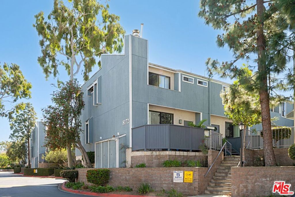 8172 Manitoba Street 4