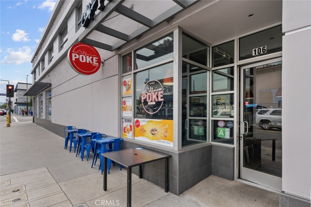 Invest today in a rare opportunity to own a fully operational poke restaurant in the heart of Glendale. This established poke house is perfectly positioned near major shopping, dining, and entertainment hubs, just moments from the Americana at Brand and Glendale Galleria. Surrounded by constant foot traffic and a dense mix of residential and commercial activity, this location offers excellent visibility and a built-in customer base.
The restaurant is turnkey and fully equipped, making it ideal for an owner operator or investor looking to take over a thriving business with immediate potential. Whether you continue with the successful poke concept or bring in a new vision, this versatile space offers endless possibilities in one of Glendales most vibrant districts.
Do not miss this chance to own a well located, income generating food business in one of the citys most sought after areas.