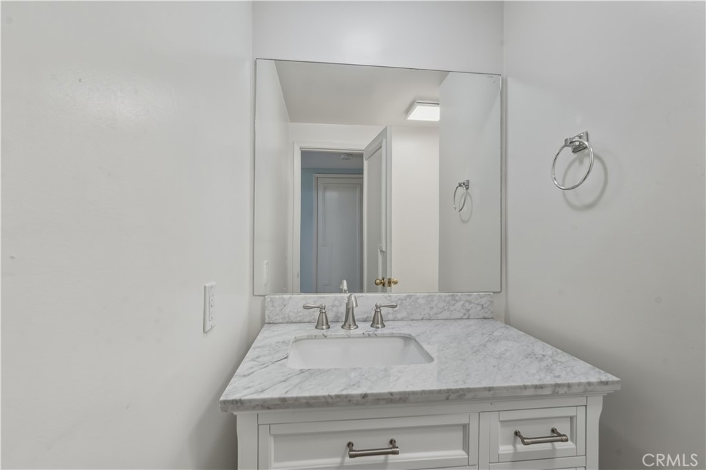 3500 W Manchester 450