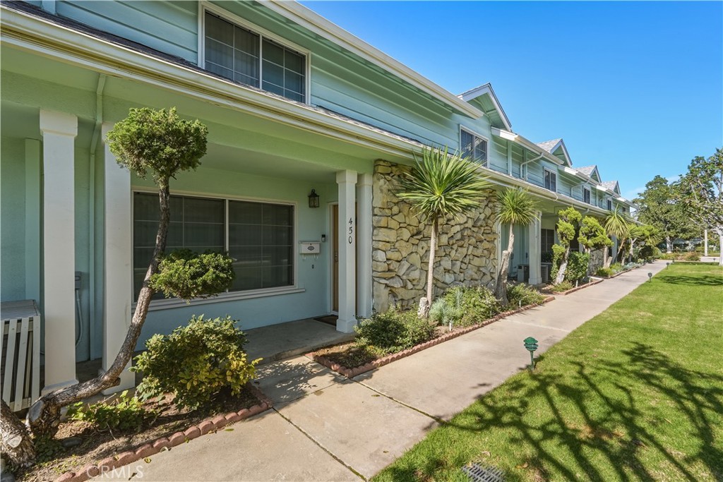 3500 W Manchester 450