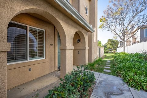 Photo of 27933 Sirani Court, Valencia, CA 91355 (MLS # SR26050364)