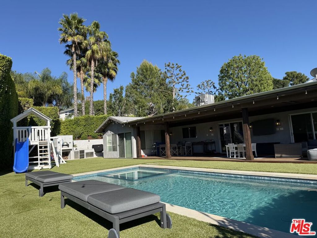 Photo of 13710 Bayliss Road, Los Angeles, CA 90049 (MLS # 26702355)