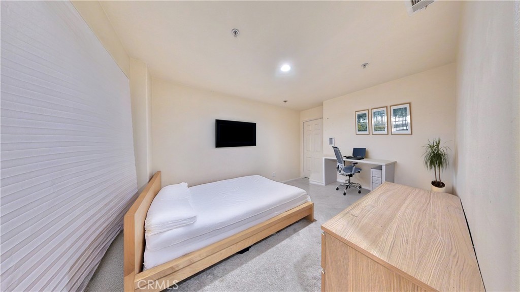 332 W Summerfield