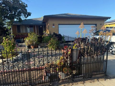 Photo of 1133 Topaz Drive, Manteca, CA 95336 (MLS # ML82043739)