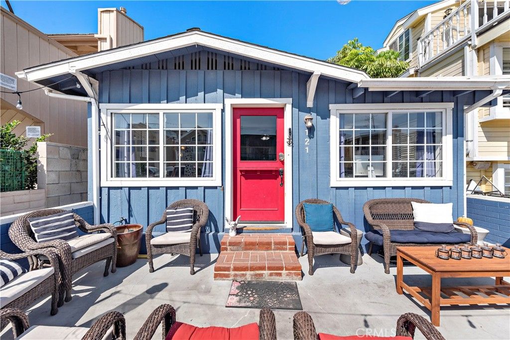 Photo of 121 30th Street, Newport Beach, CA 92663 (MLS # NP26054430)