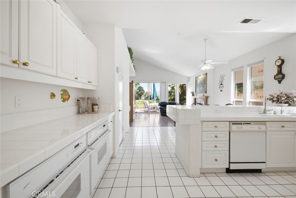 107 Arista, San Clemente CA 92673 - Photo 12