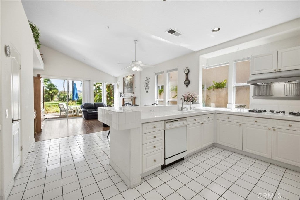 107 Arista, San Clemente CA 92673 - Photo 11