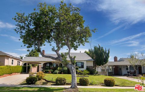 Photo of 414 University Avenue, Burbank, CA 91504 (MLS # 26661081)