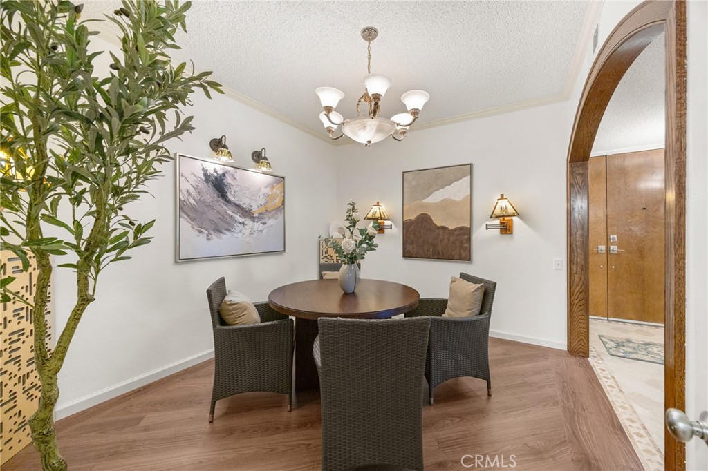 700 S Lake Avenue 109