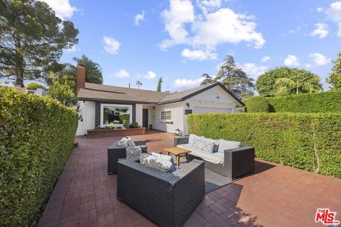 Photo of 11139 Hortense Street, North Hollywood, CA 91602 (MLS # 26851079)